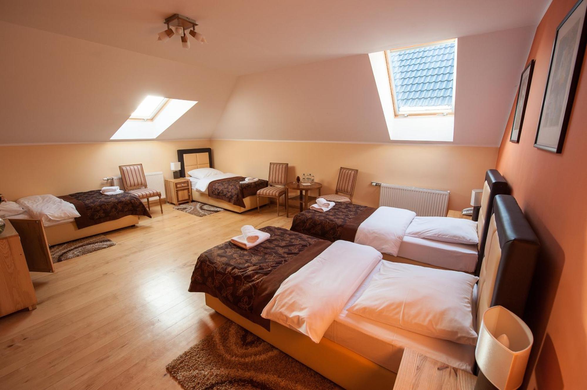Hotel Siedem Drzew Biskupice  Zimmer foto